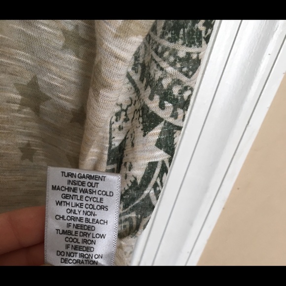 Avenue short sleeve top- size 30/32 - Picture 4 of 4